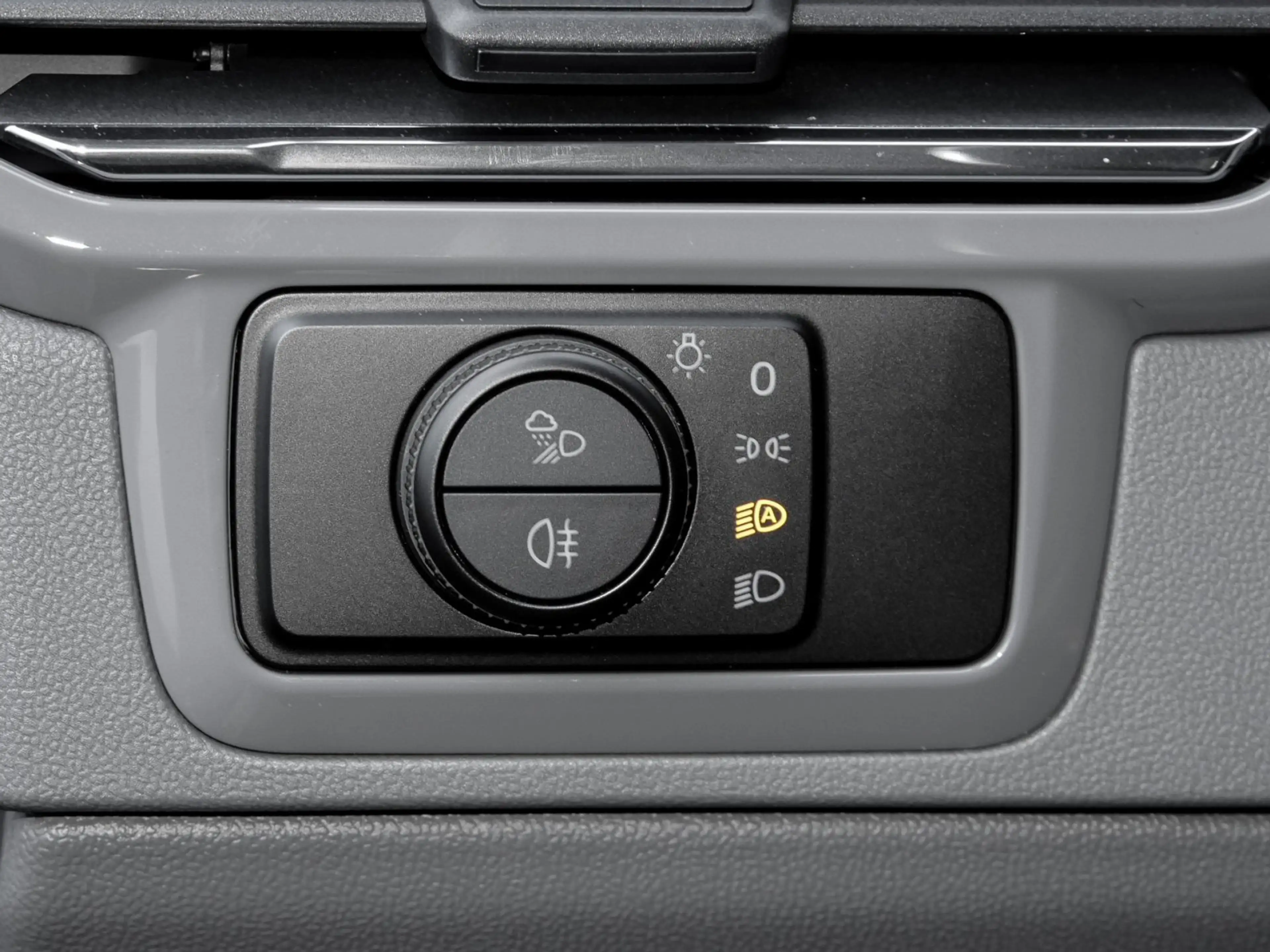 Volkswagen T7 Caravelle Life 2.0 TDI LR Autom. Ass+ AHK LED Navi 8-Sitzer — photo 11