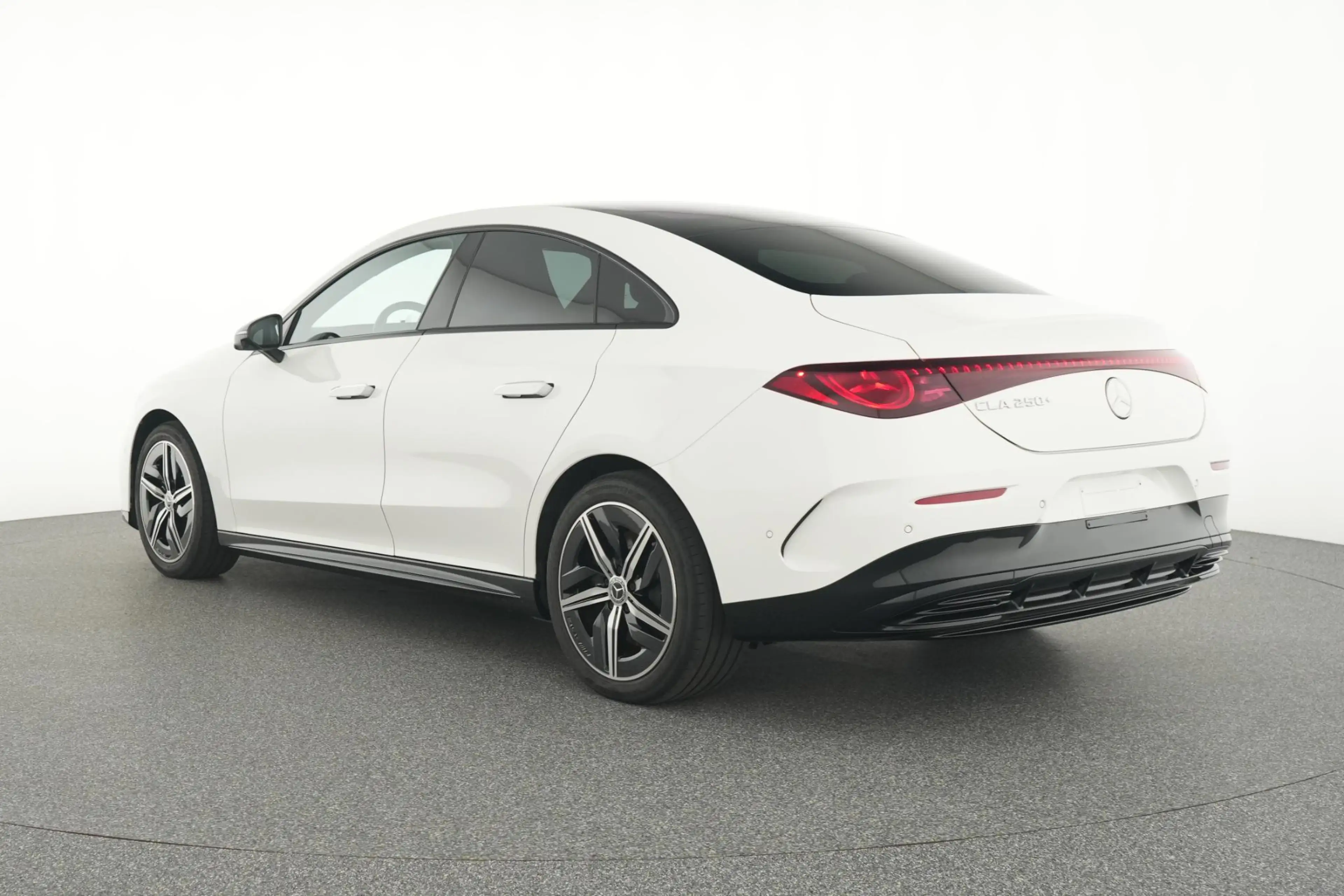 Mercedes-Benz CLA 250 250+ AMG Line - Pack Night — photo 2