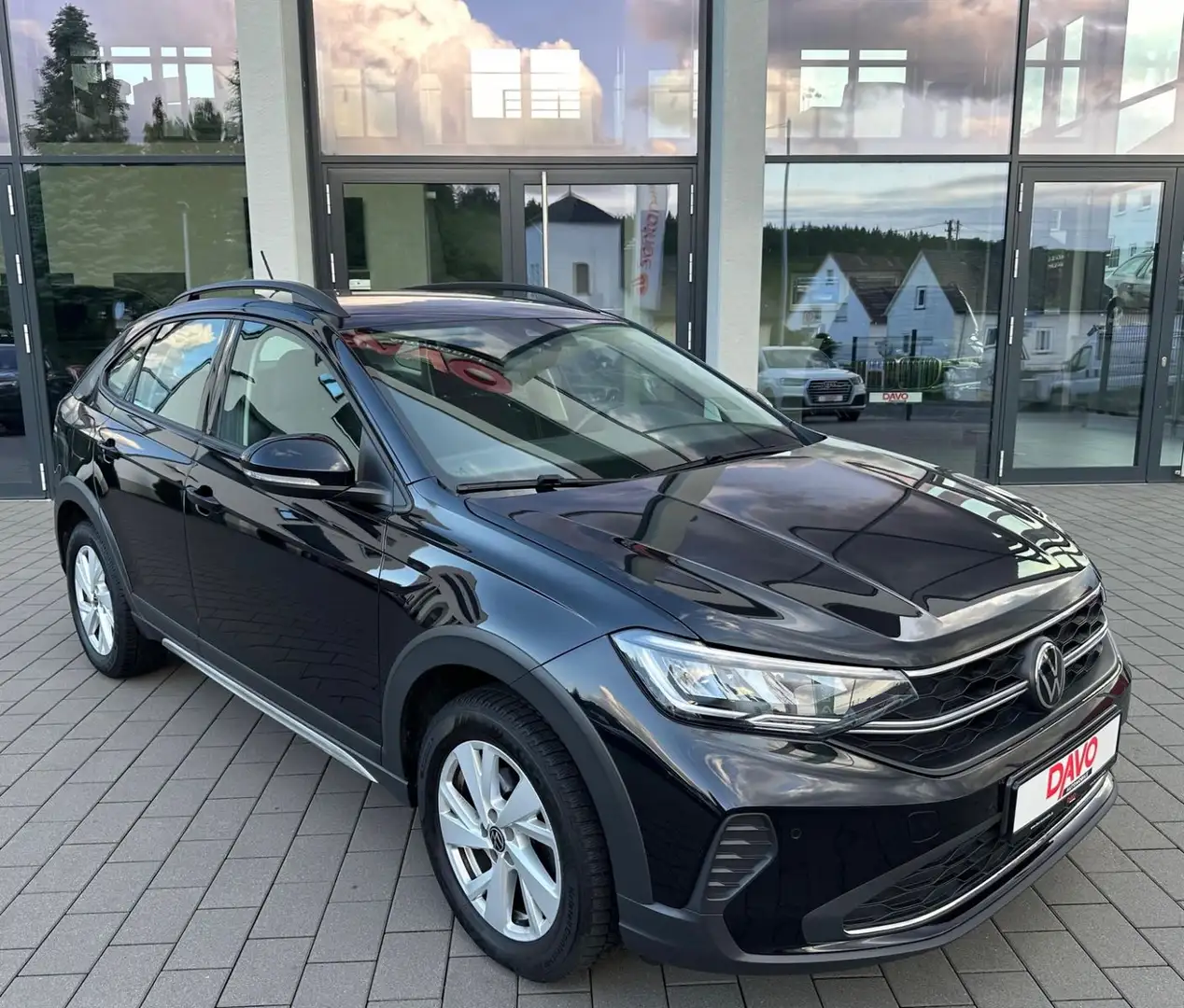 Volkswagen Taigo 1.0 TSI Life DSG Noir - 1