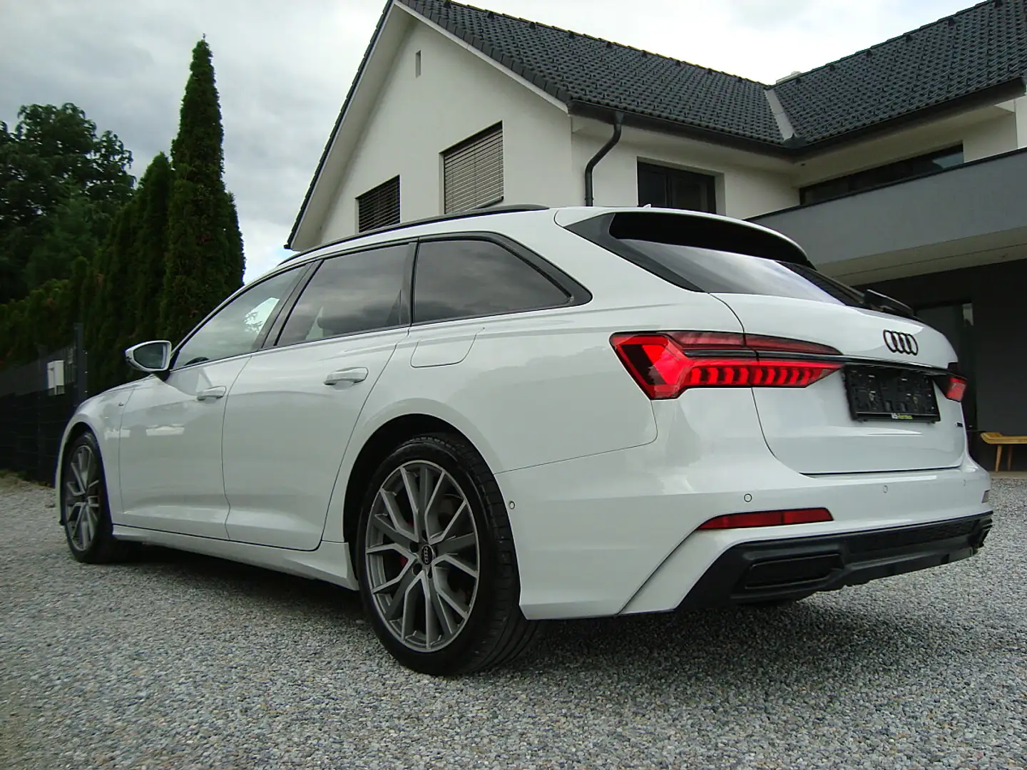 Audi A6 Avant 55 TFSI e Sport VOLL VOLL !! Weiß - 2