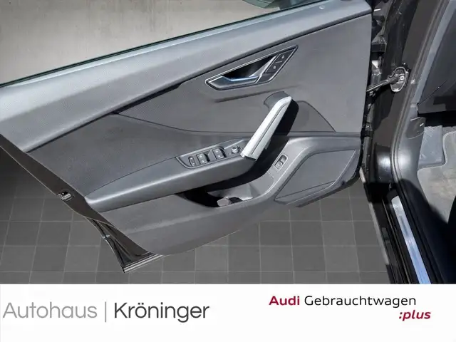 Audi Q2 view 8