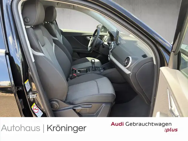 Audi Q2 view 9