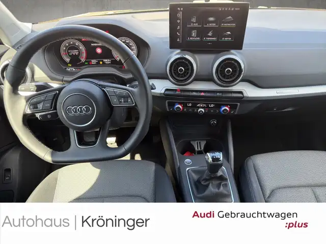 Audi Q2 view 13