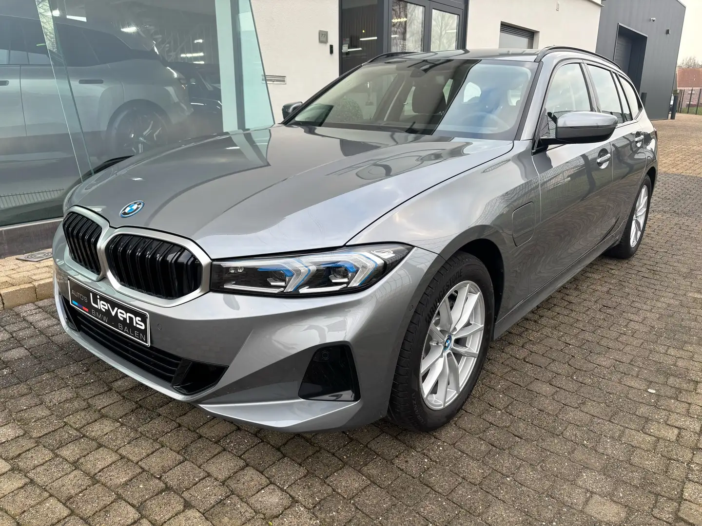 BMW 330 e Xdrive Cam. HUD El. zetels + Gratis winterwielen Gris - 1