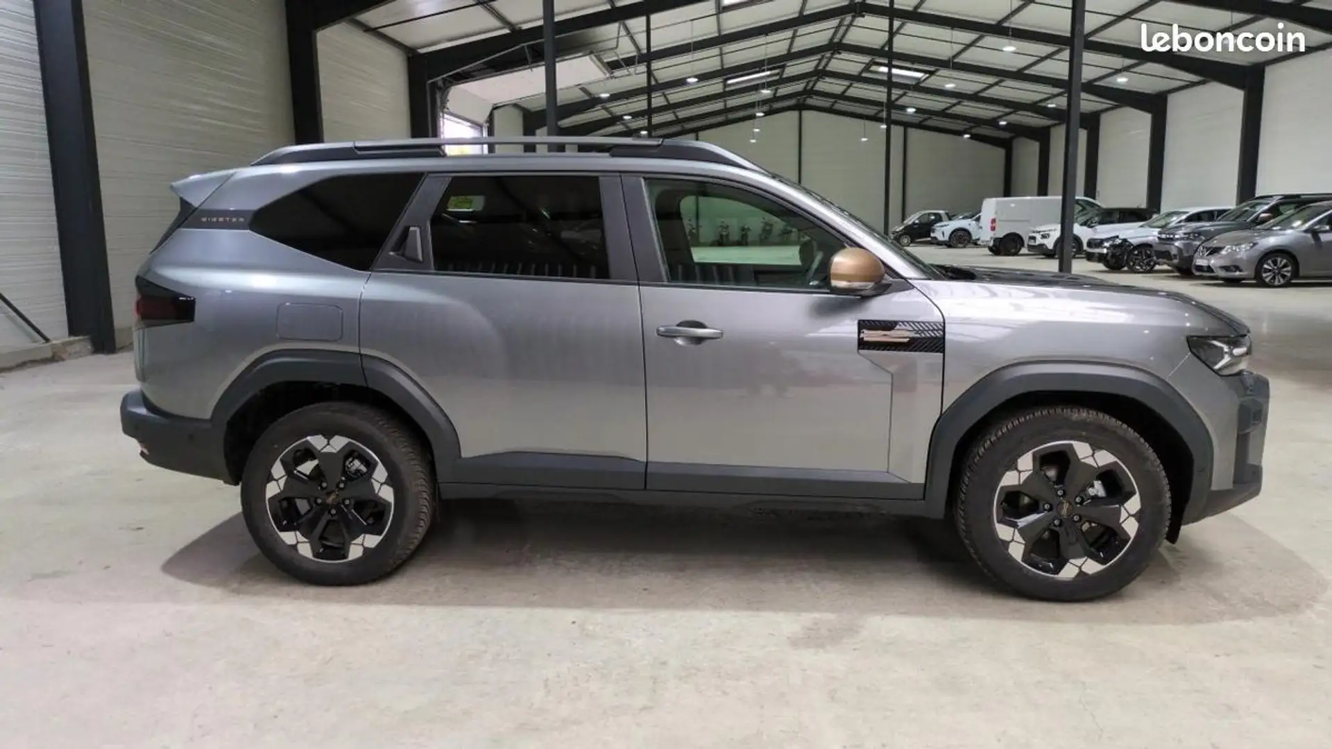 Dacia Bigster MILD HYBRID 130 4X4 EXTREME 0km %2B HAYON MOTORISE Pack Hiver Gris - 2