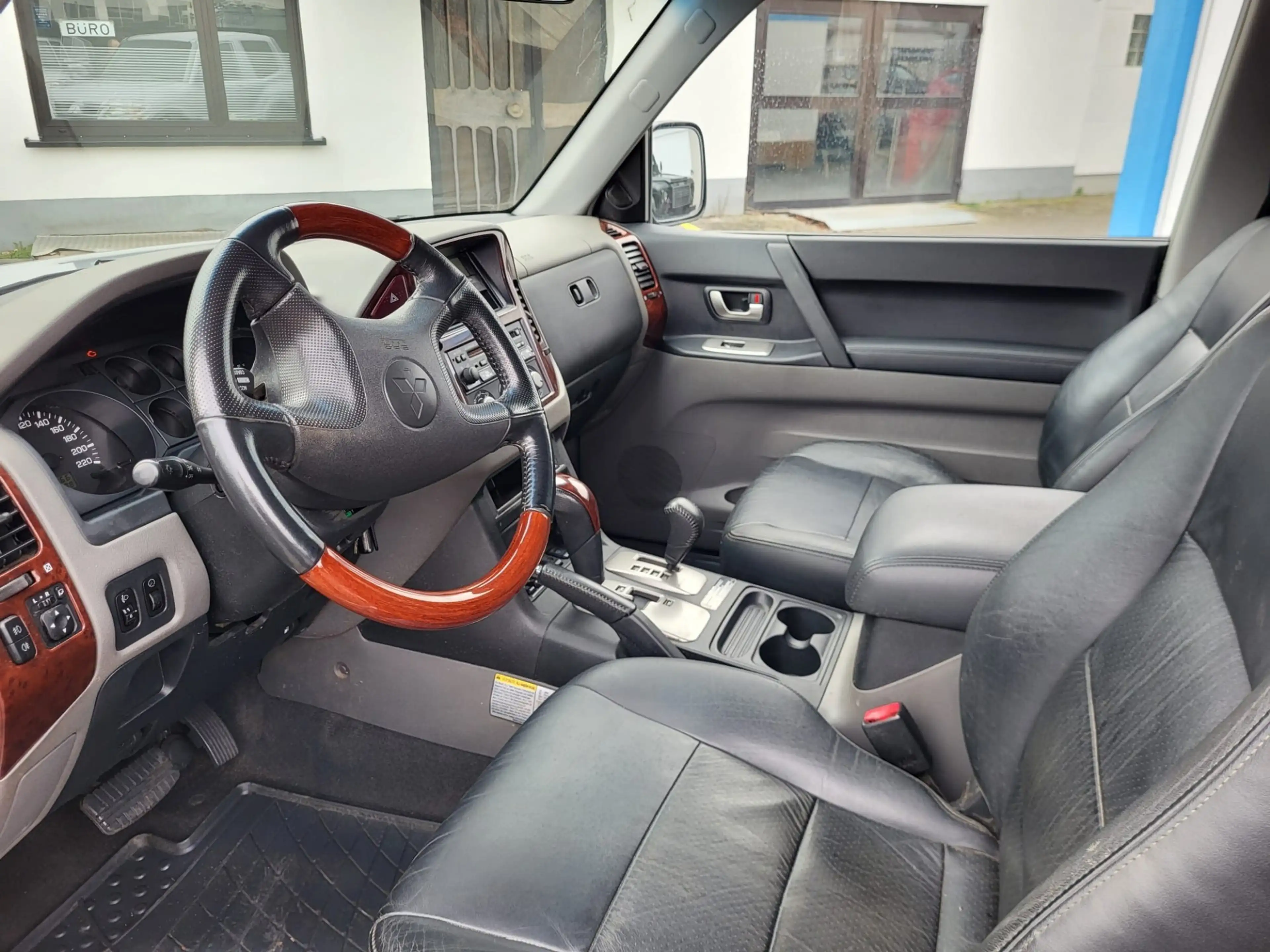 Mitsubishi Pajero 3.5 GDI Elegance **nur 107 Tkm** — photo 12
