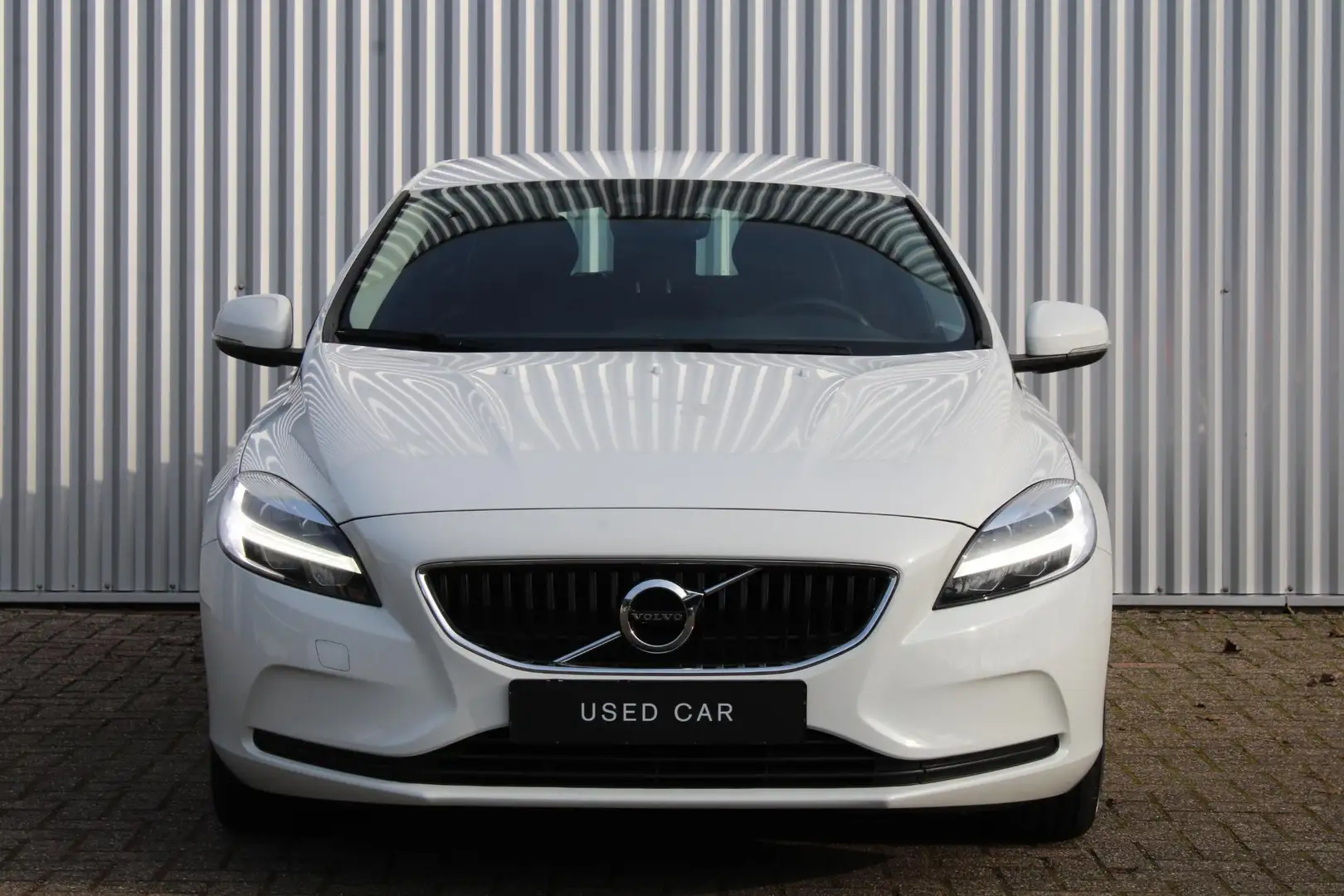 Volvo V40 T2 Automaat Polar+ | Full map Navigatie|Park Assis Blanc - 2