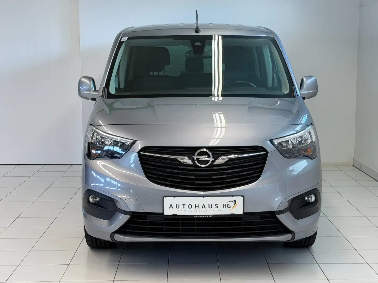 Opel Combo Life 1.2 Turbo Edition Grau - 2