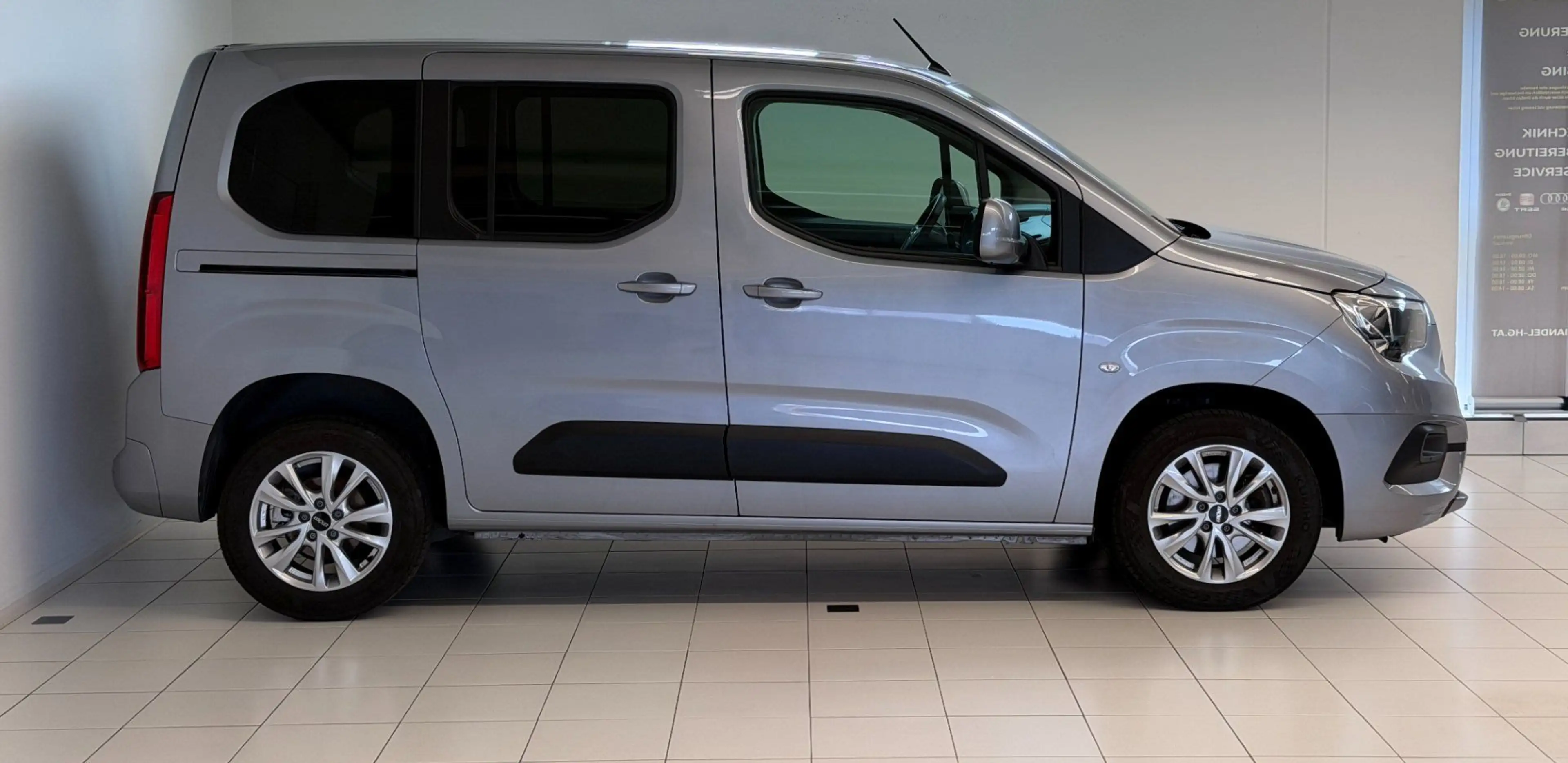 Opel Combo Life 1.2 Turbo Edition — photo 4