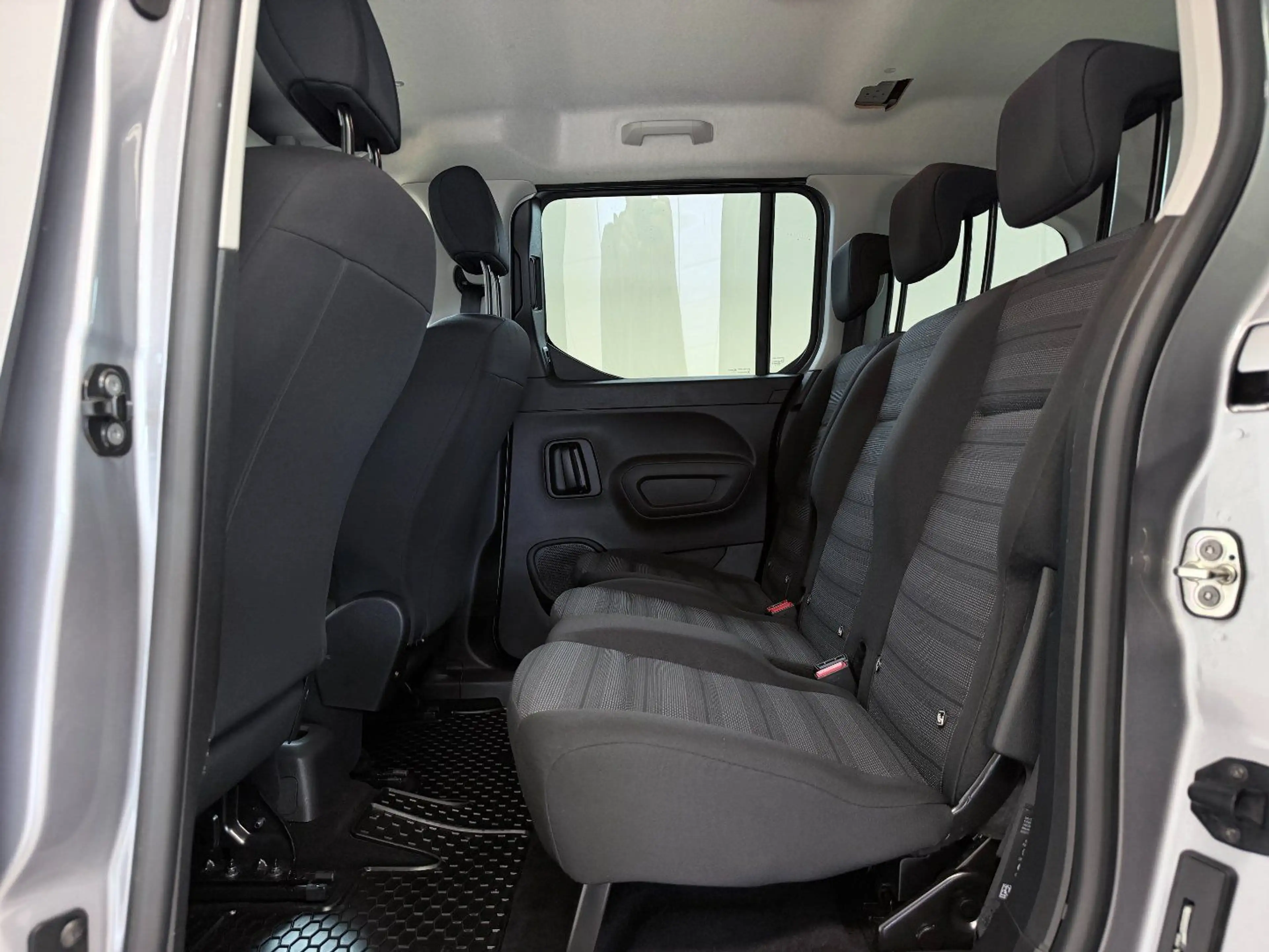 Opel Combo Life 1.2 Turbo Edition — photo 12
