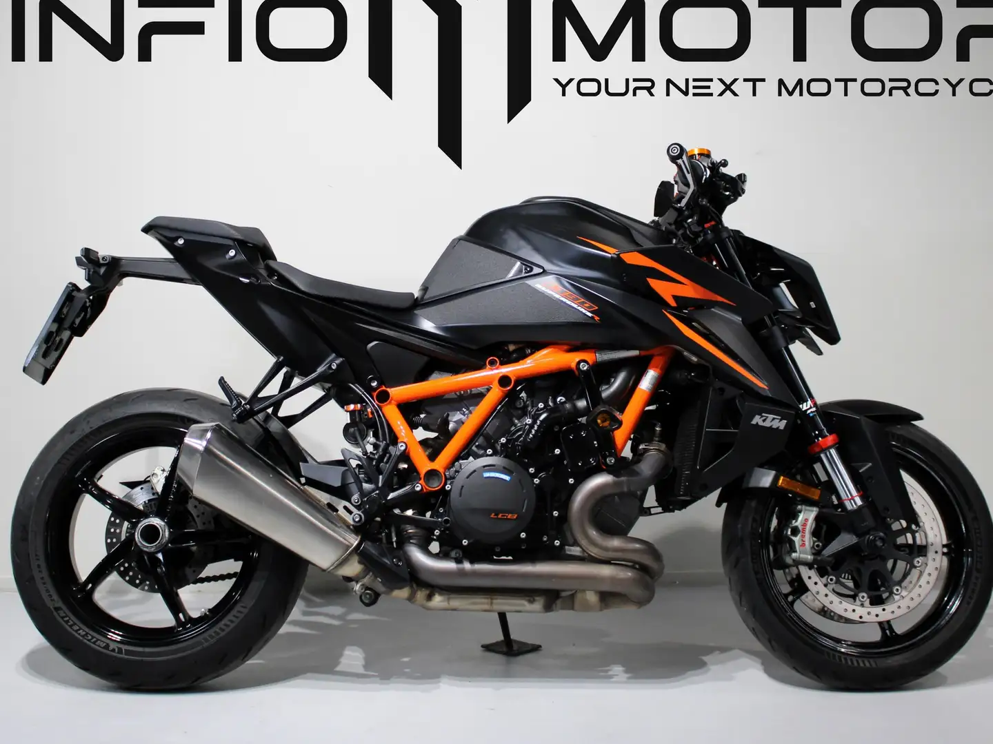 KTM 1390 Super Duke R - 1