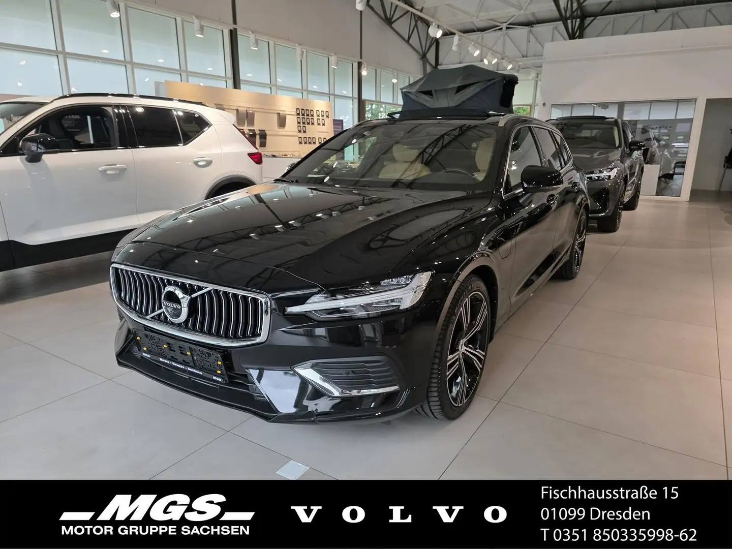 Volvo V60 Plus Bright Recharge Plug-In Hybrid AWD Schwarz - 1