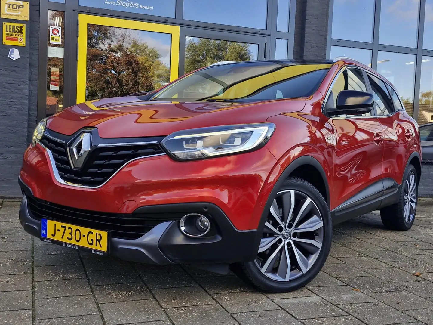 Renault Kadjar 1.2 TCe Bose | Panoramadak | Camera | Park Sens V Rouge - 2