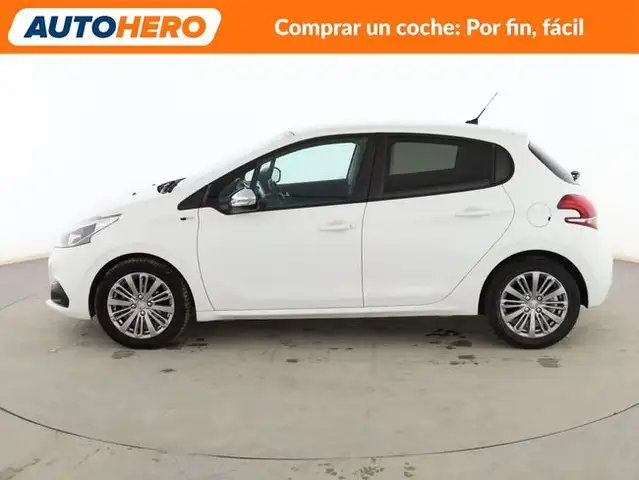 Peugeot 208 view 3