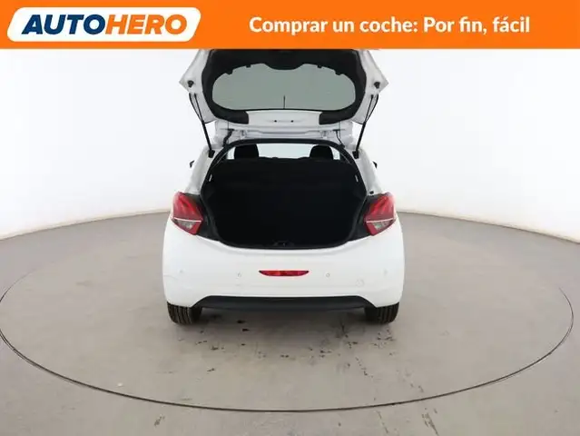 Peugeot 208 view 17