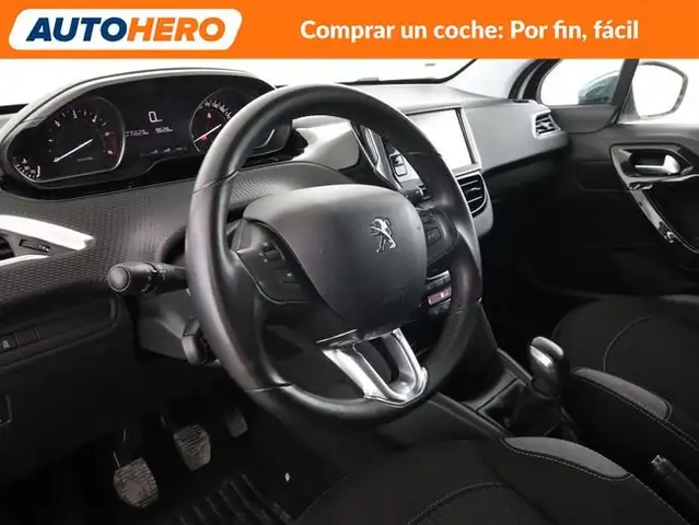 Peugeot 208 view 12
