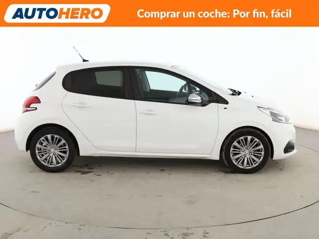 Peugeot 208 view 7
