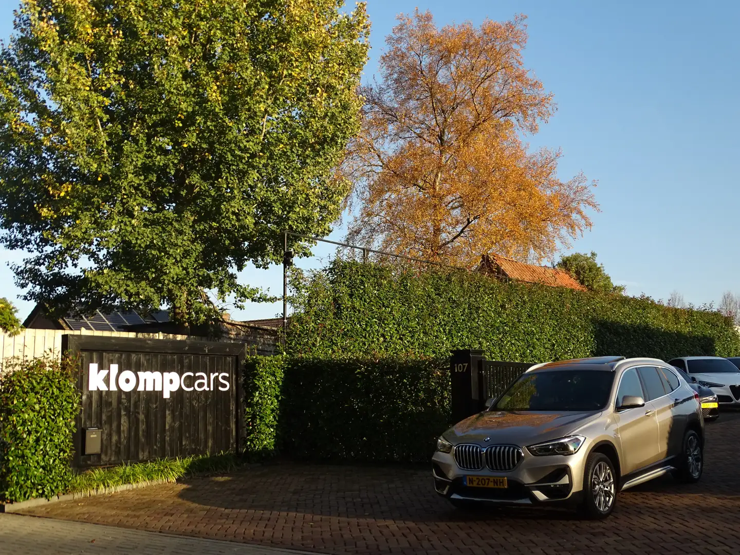 BMW X1 sDrive20i X-Line | Zwarte hemel | Pano | M-Sport s Grau - 2