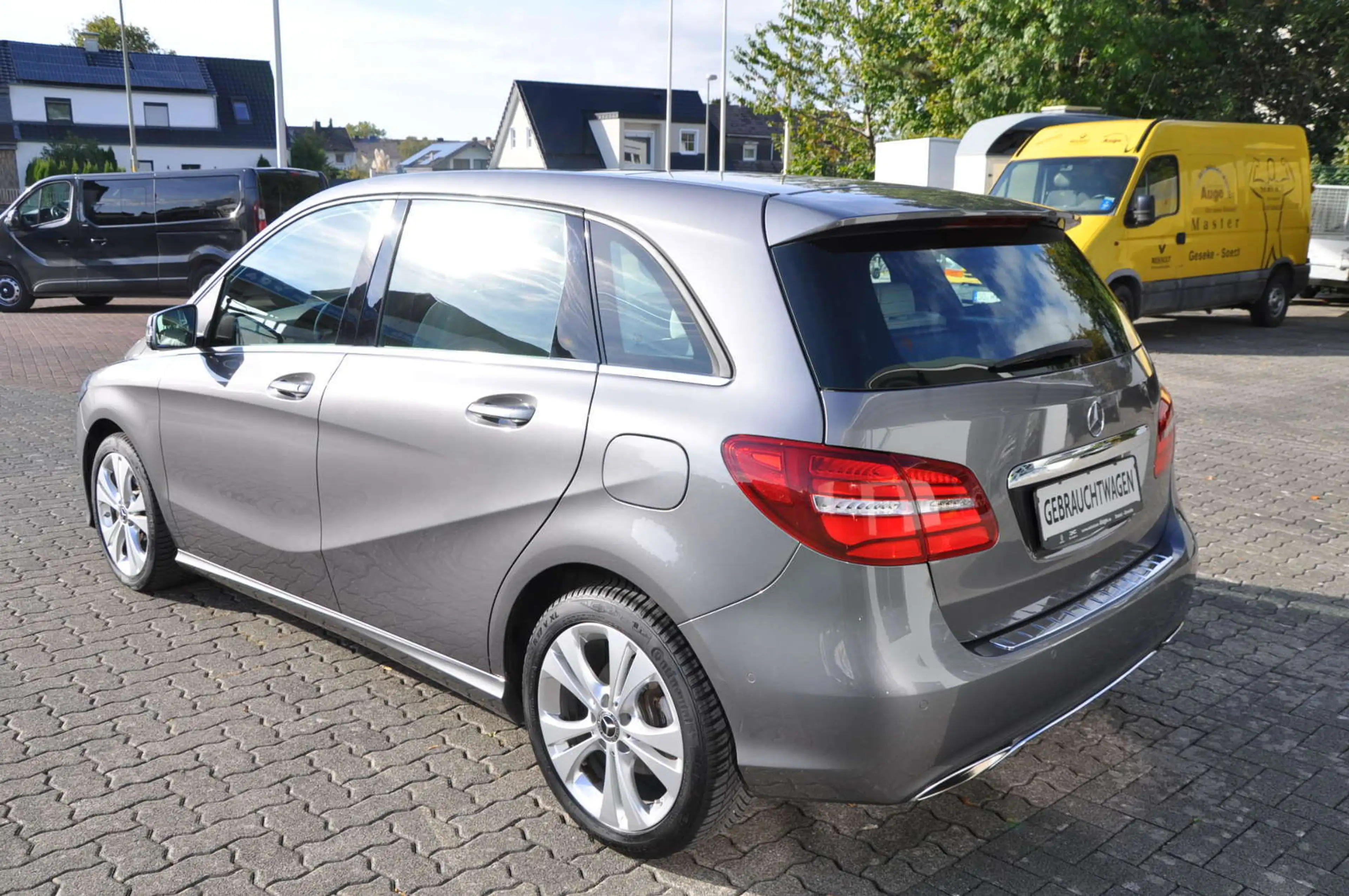 Mercedes-Benz B 200 *NAVI*BLUETHOOTH*PDC* — photo 9