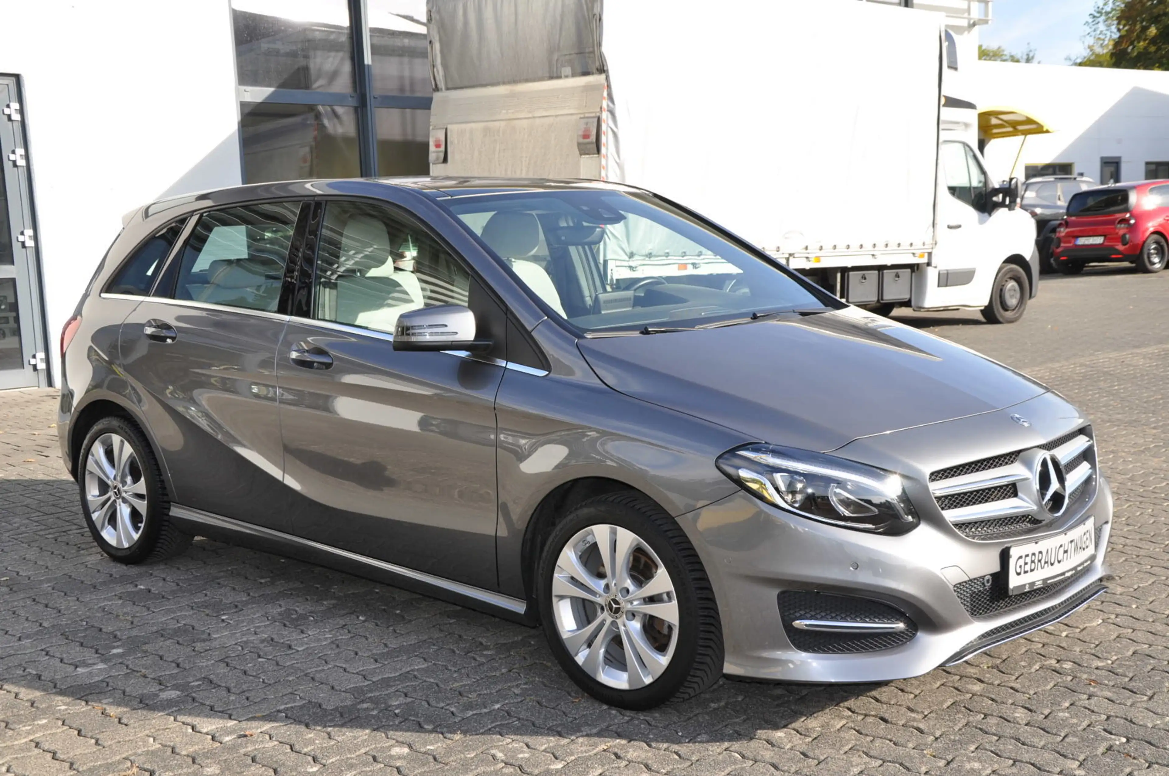 Mercedes-Benz B 200 *NAVI*BLUETHOOTH*PDC* — photo 4