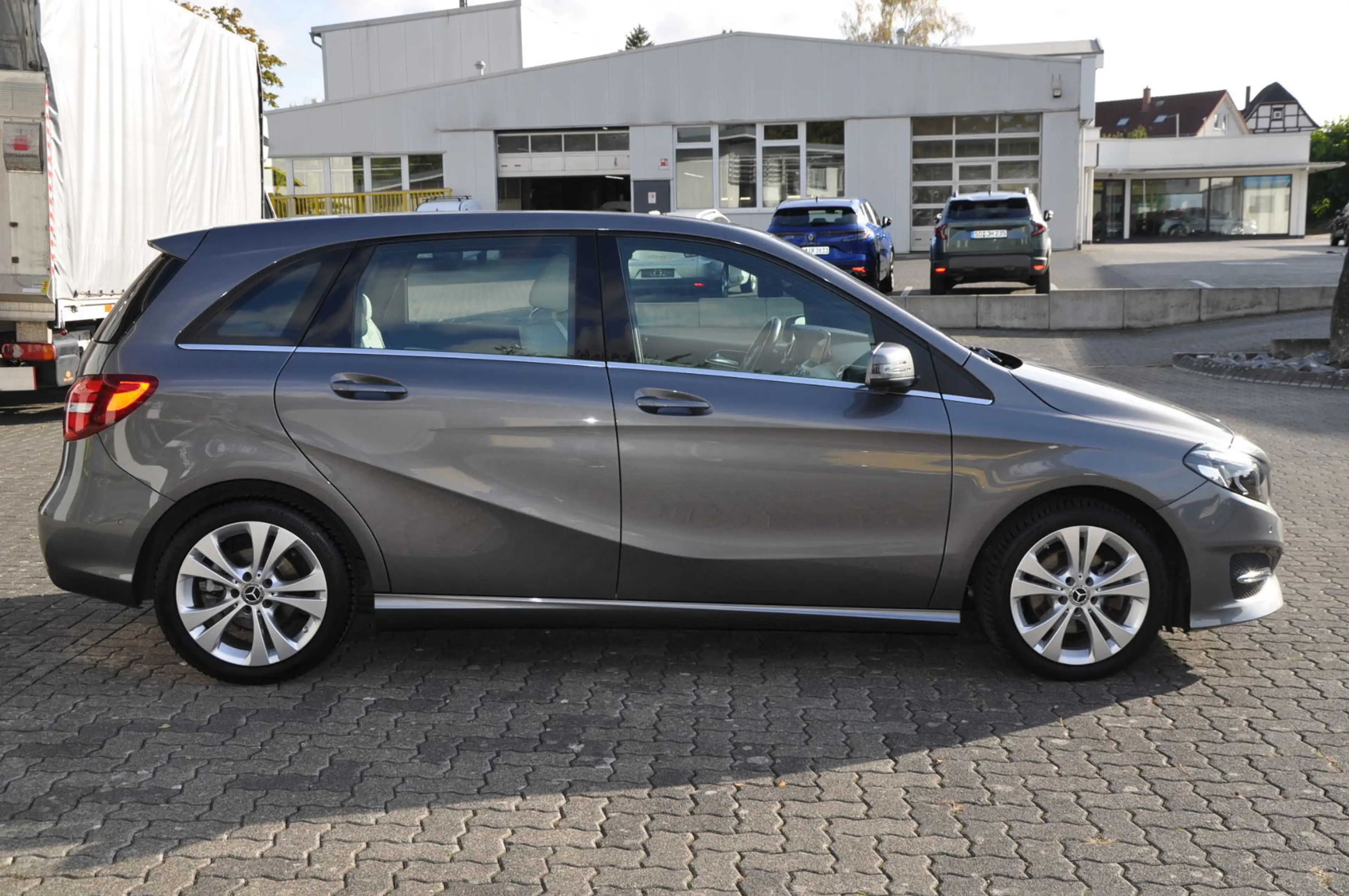 Mercedes-Benz B 200 *NAVI*BLUETHOOTH*PDC* — photo 5