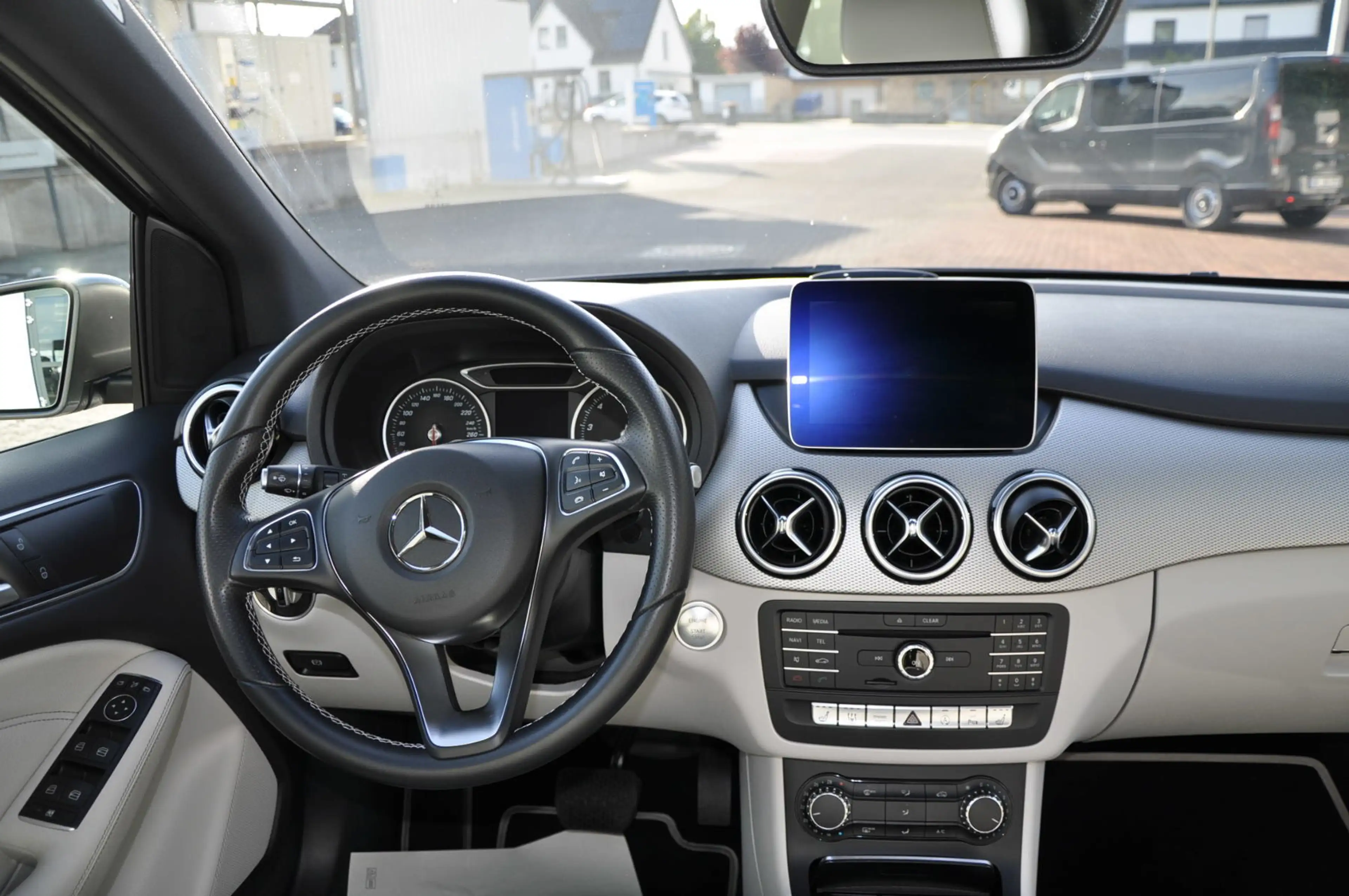 Mercedes-Benz B 200 *NAVI*BLUETHOOTH*PDC* — photo 13