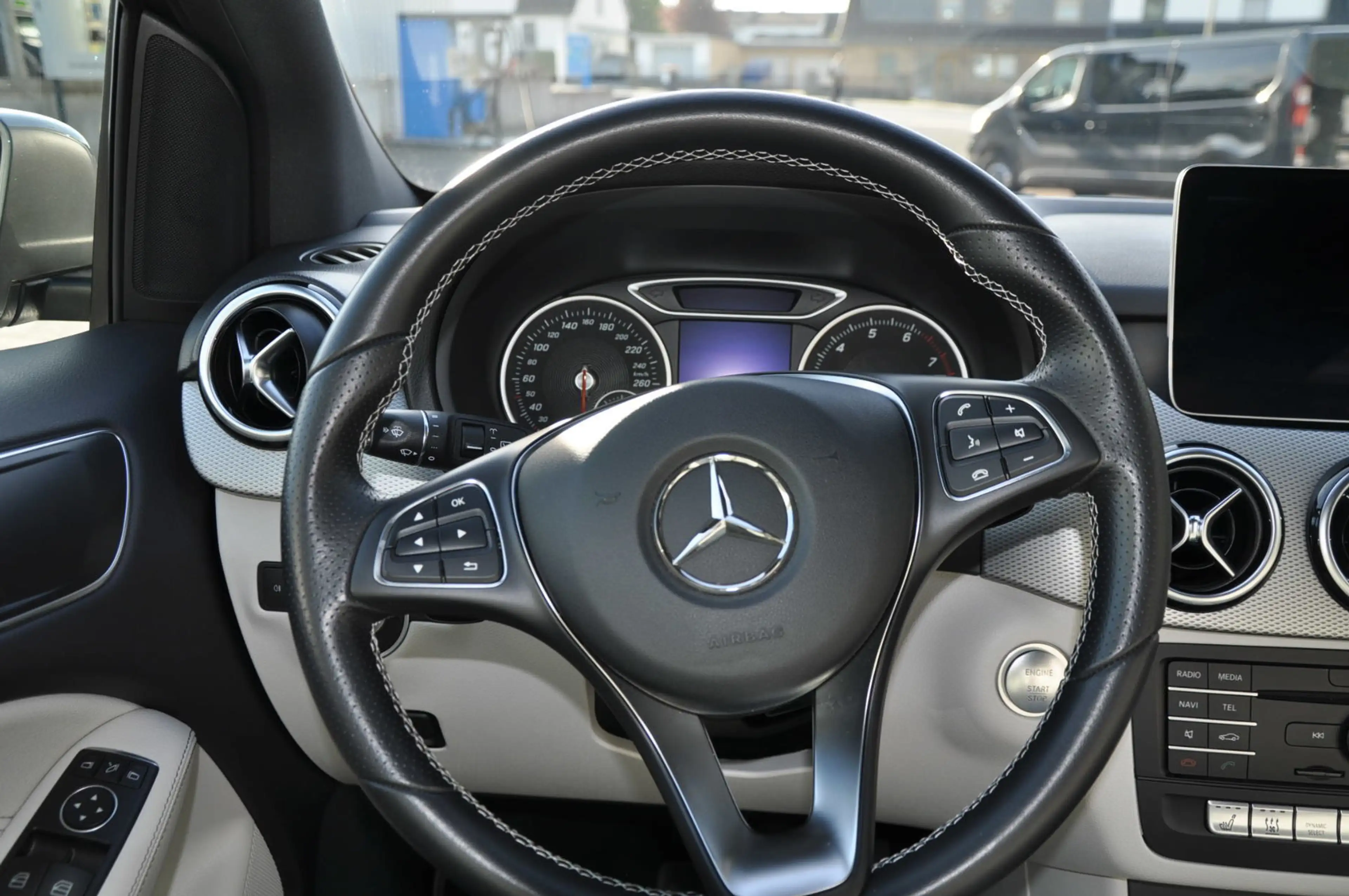 Mercedes-Benz B 200 *NAVI*BLUETHOOTH*PDC* — photo 15
