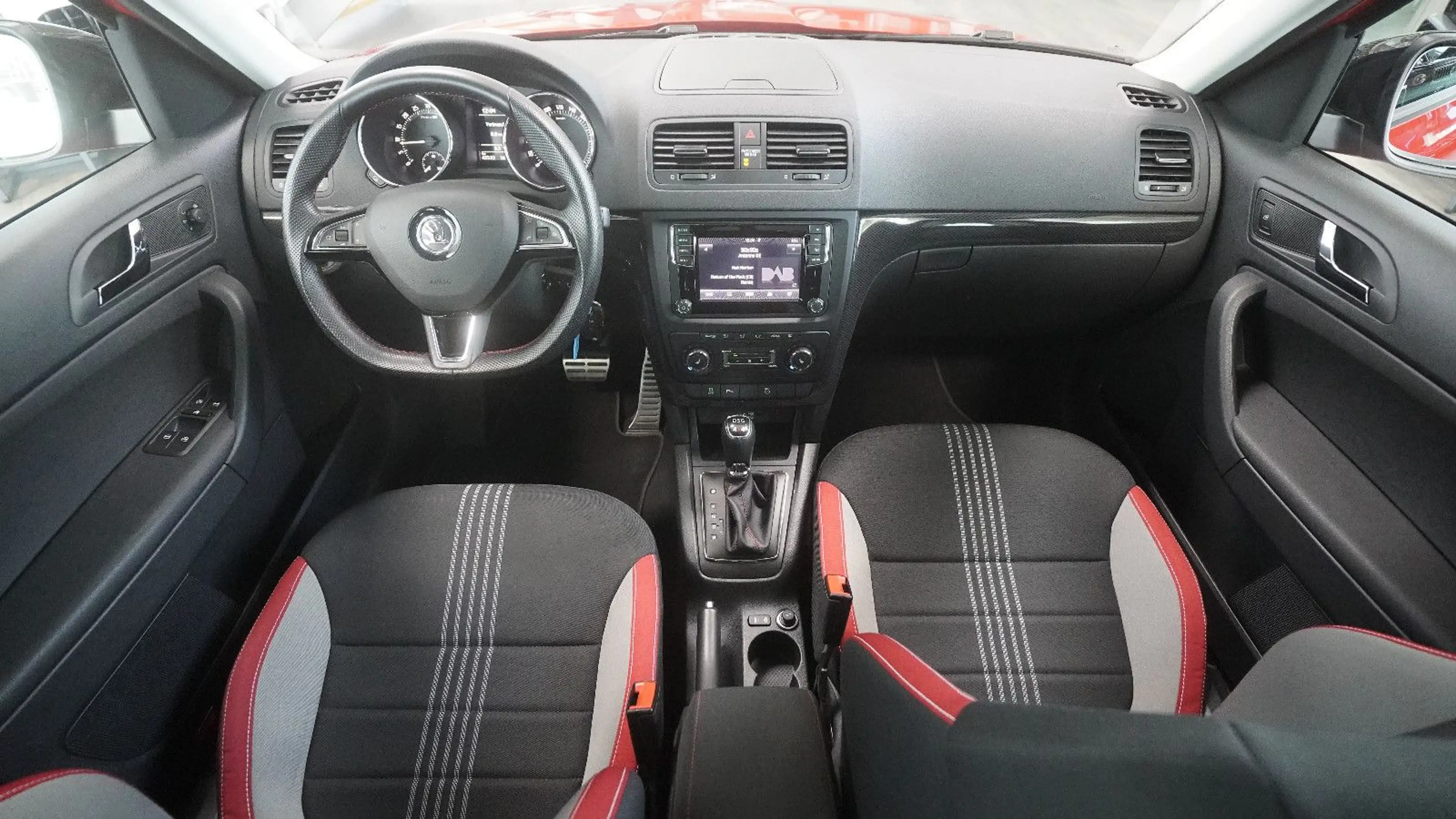 Skoda Yeti Monte Carlo 4x4 DSG *DAB*NAVI*KAM*SHZ*XENON — photo 9