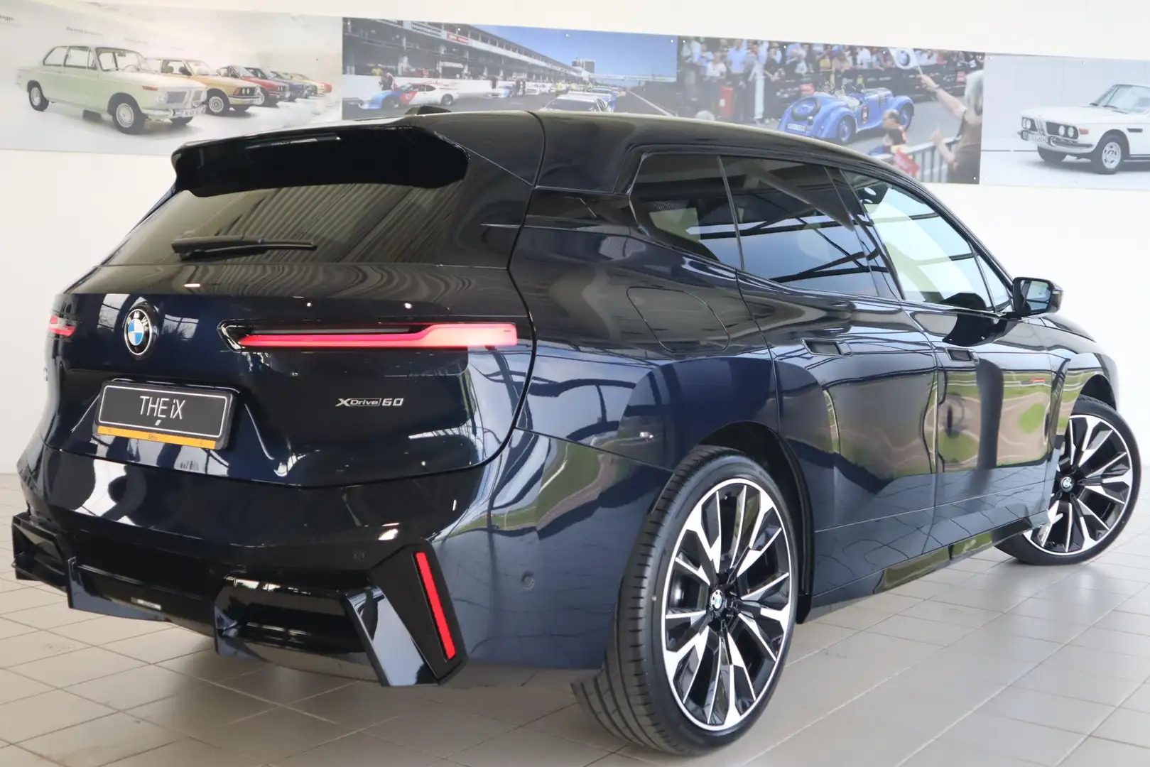 BMW iX xDrive60 | M Sportpakket Pro | Comfort Pack | Inno Noir - 2