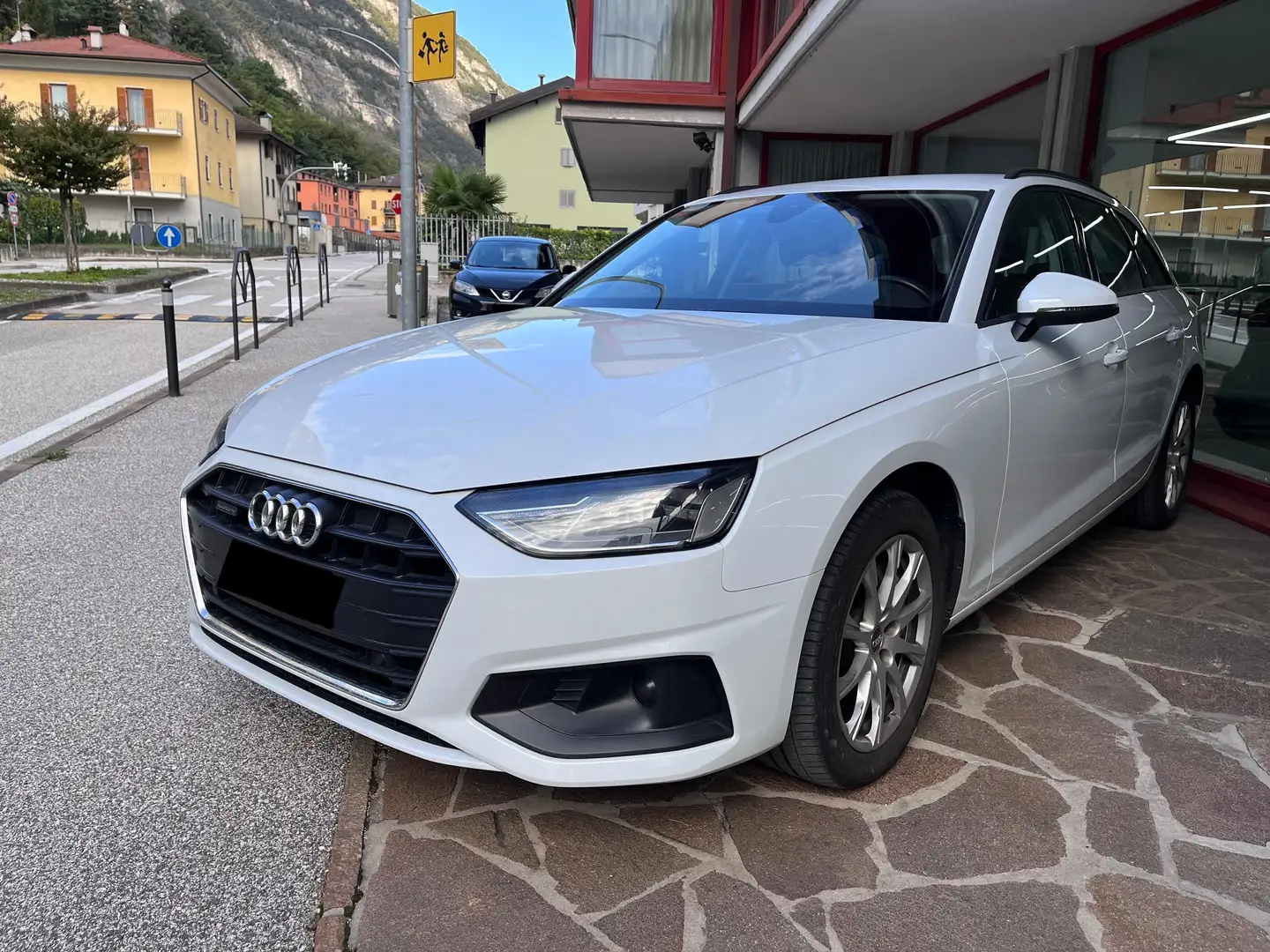 Audi A4 A4 Avant 40 2.0 tdi Business quattro 190cv stronic Bianco - 1