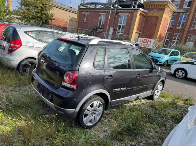 Volkswagen Polo Cross view 4