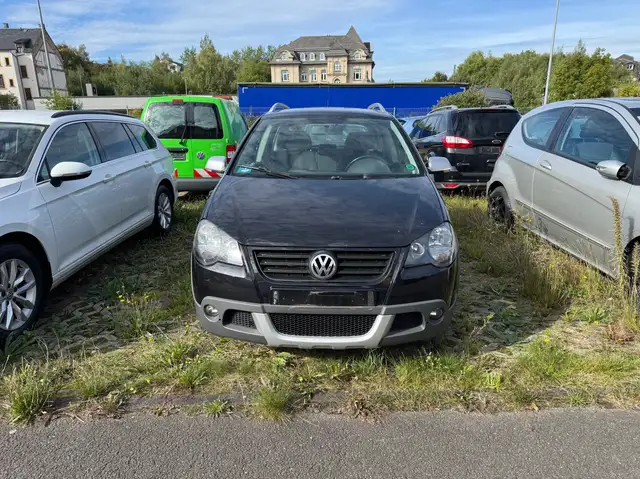Volkswagen Polo Cross view 2