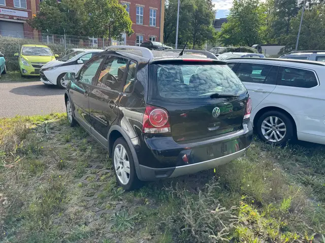 Volkswagen Polo Cross view 6