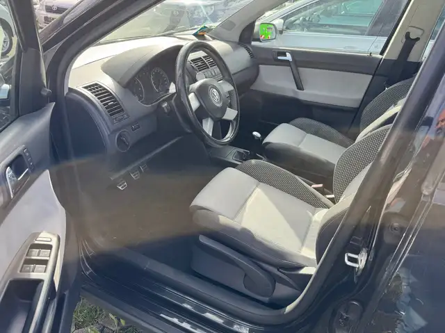 Volkswagen Polo Cross view 7