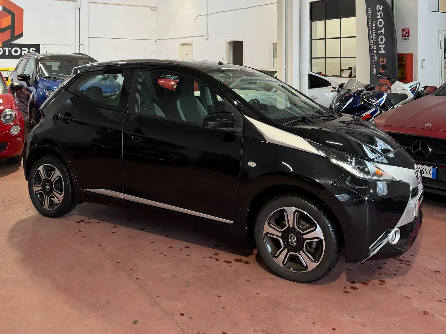 Toyota Aygo Aygo 5p 1.0 x-clusiv Noir - 2