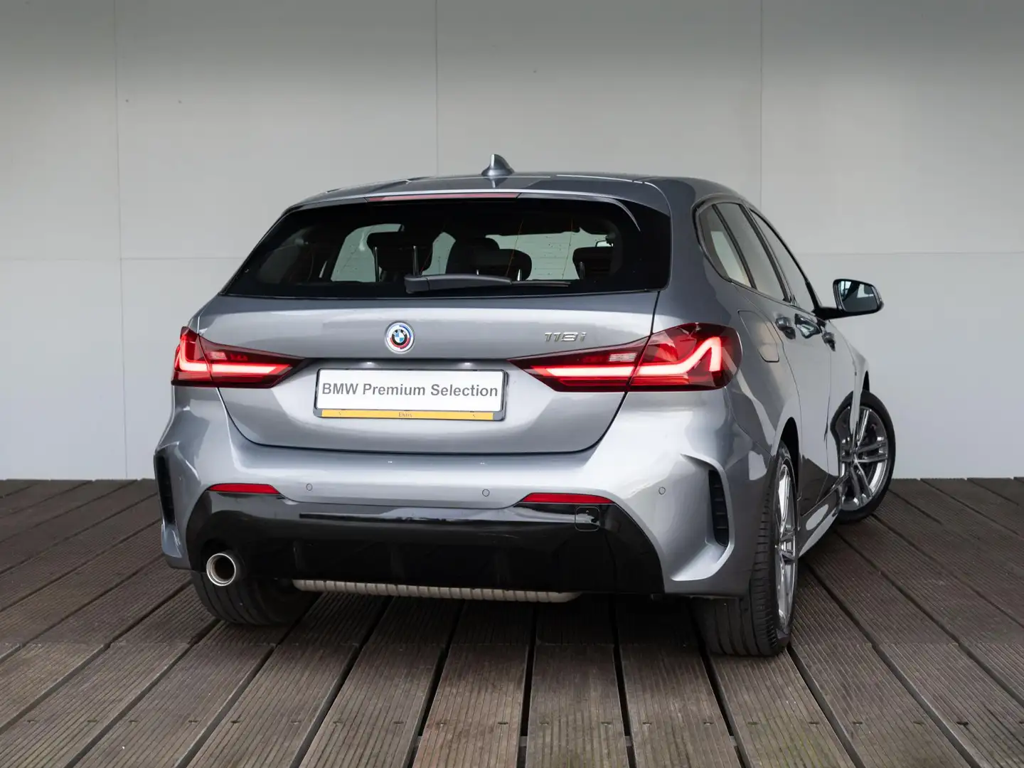 BMW 118 1 Serie 5-deurs 118i M-Sportpakket | Sportstoelen Grijs - 2