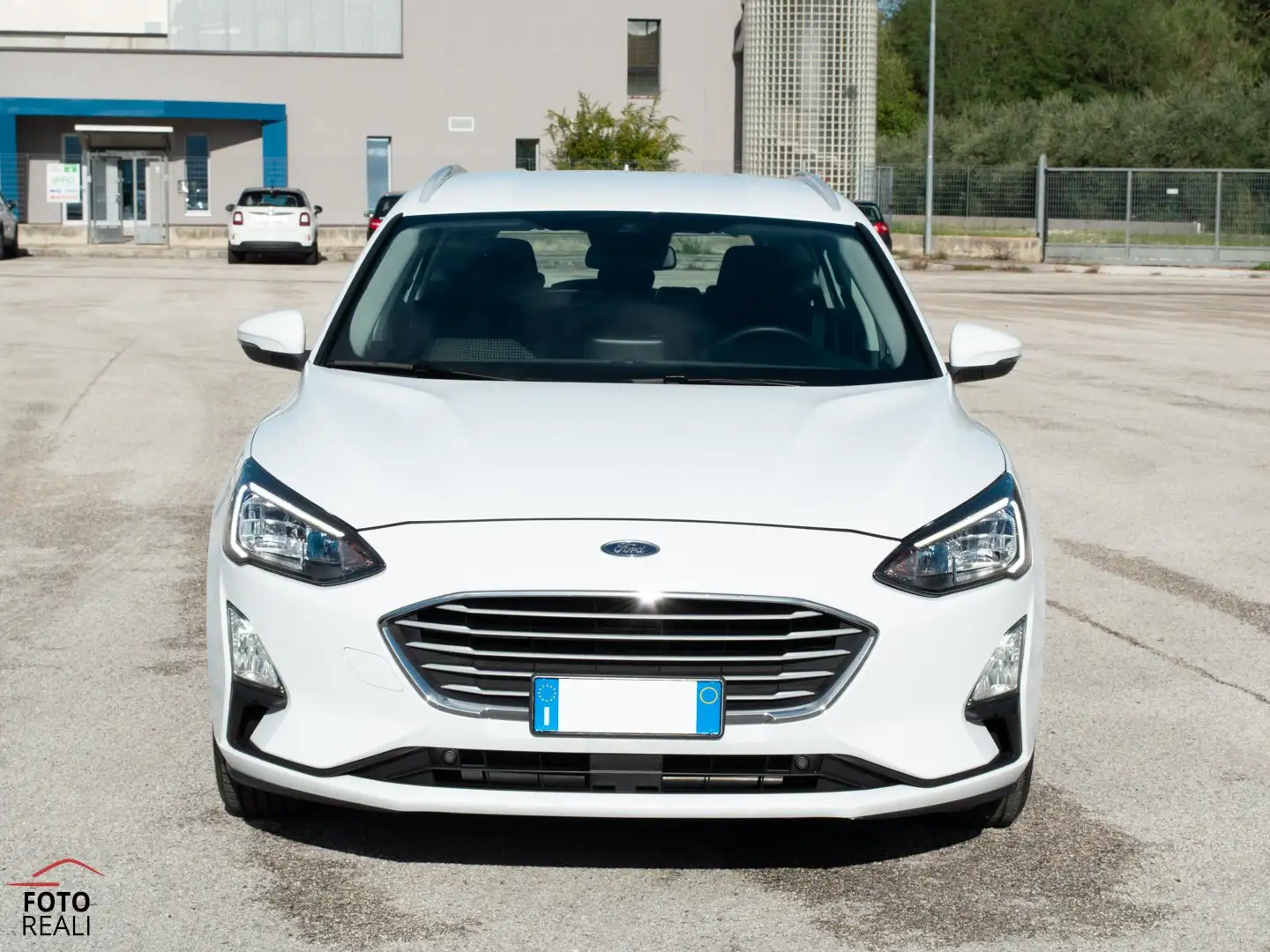 Ford Focus 1.5 ECOBLUE 120 CV SW BUSINESS Weiß - 2