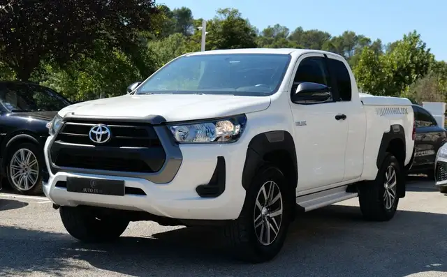 Toyota Hilux x-tra cab 2.4 150 ch legende