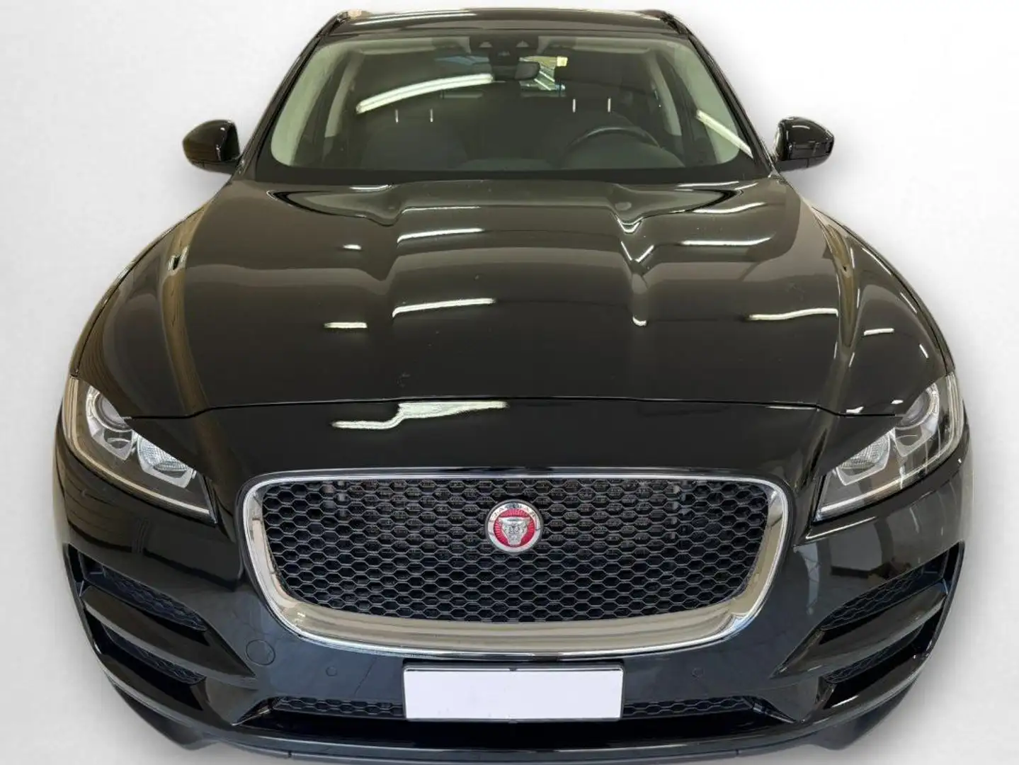Jaguar F-Pace F-Pace 2.0d i4 Pure 180cv auto my20 Schwarz - 2
