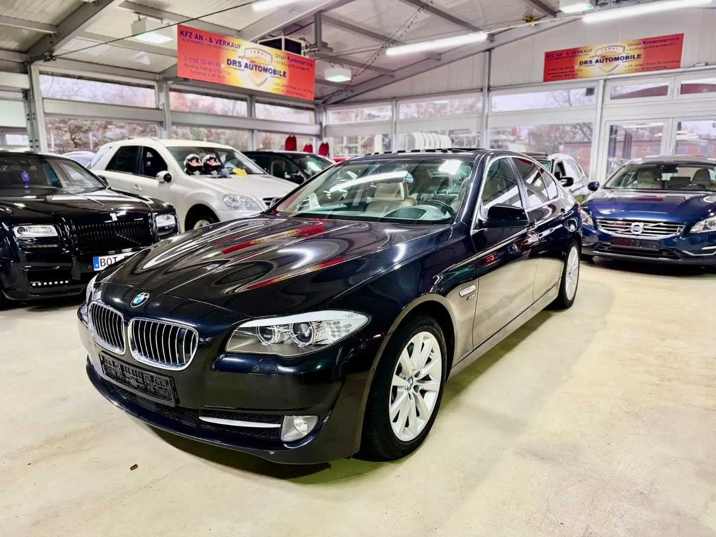 BMW 528 i xDrive Pano AHK HUD VOLL Noir - 1