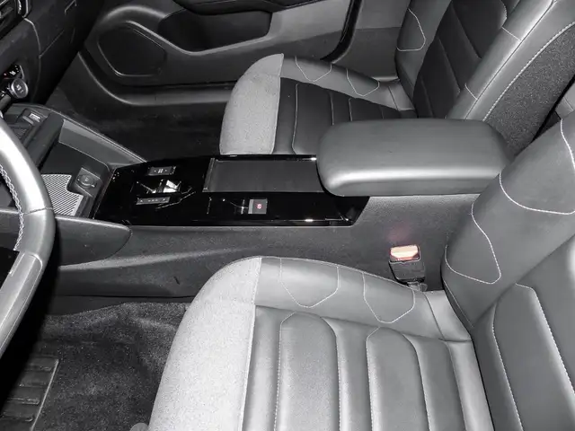 Citroen C4 view 11