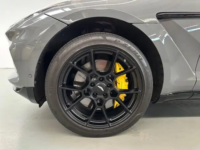 Aston Martin DBX view 13