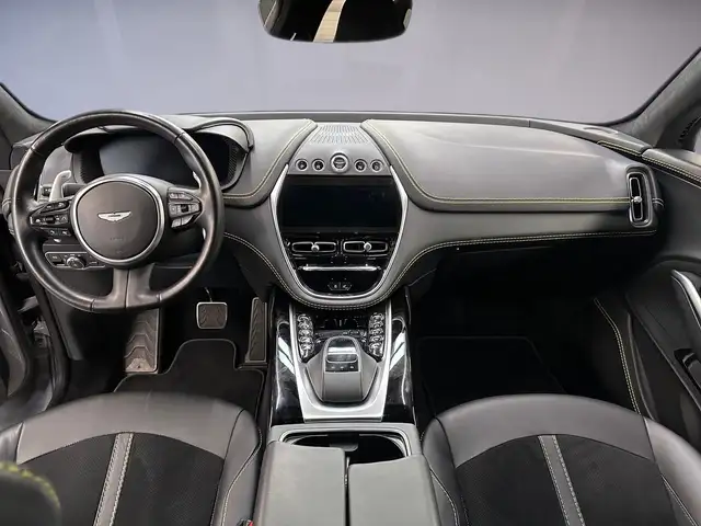 Aston Martin DBX view 10