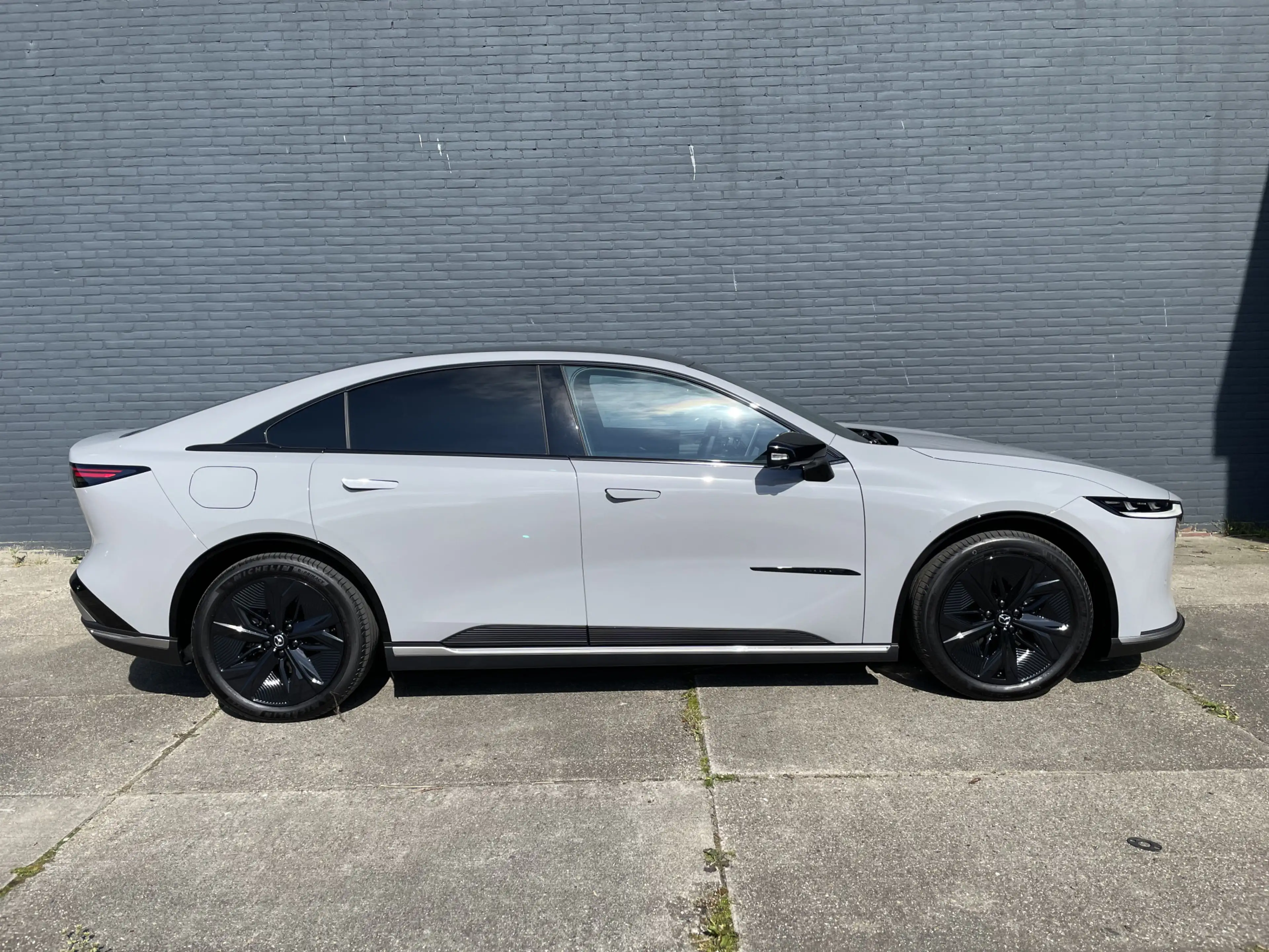 Mazda 6e Takumi Long Range 80 kWh | BLACK PACKAGE!! — photo 4