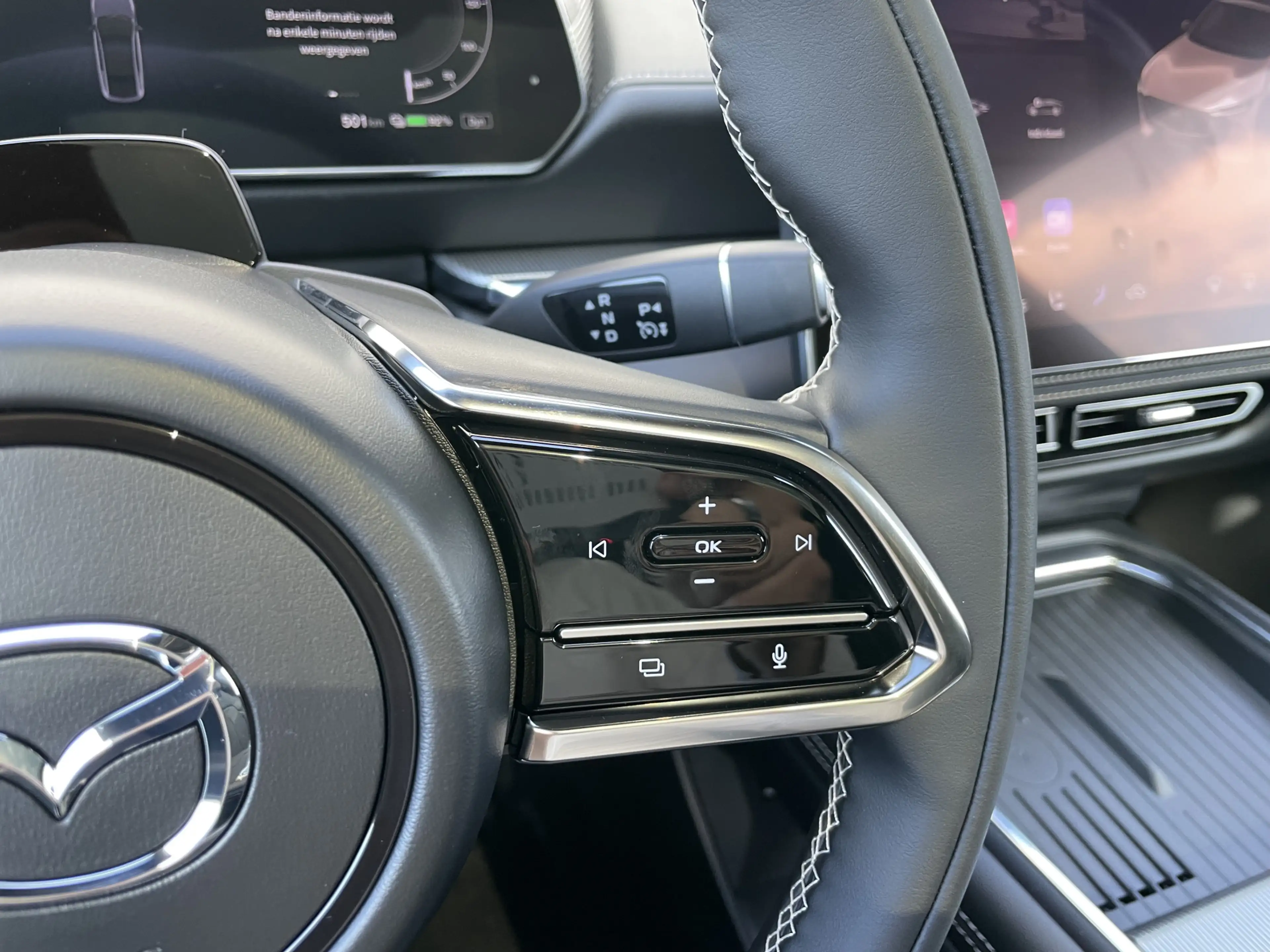 Mazda 6e Takumi Long Range 80 kWh | BLACK PACKAGE!! — photo 19