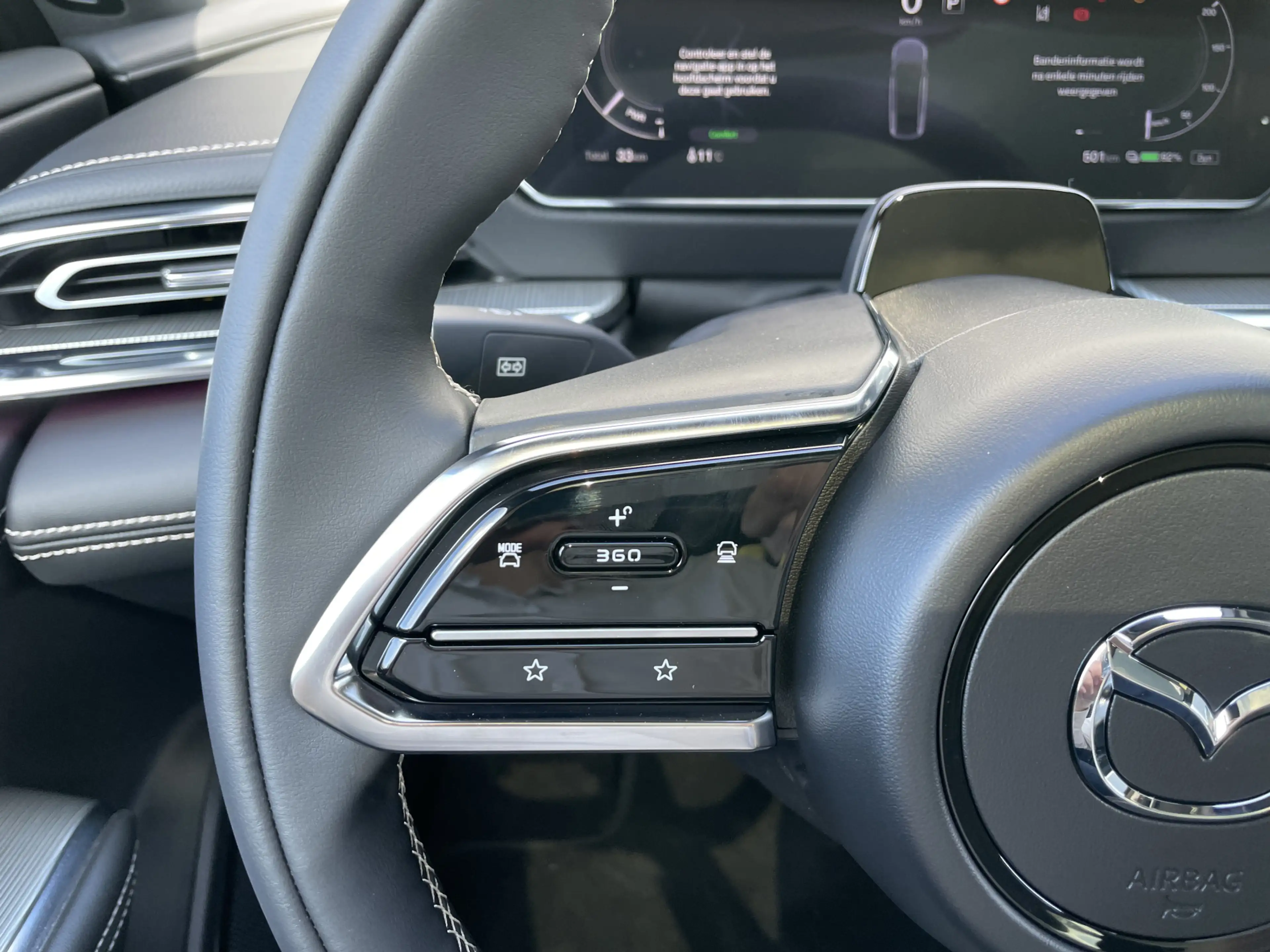 Mazda 6e Takumi Long Range 80 kWh | BLACK PACKAGE!! — photo 18
