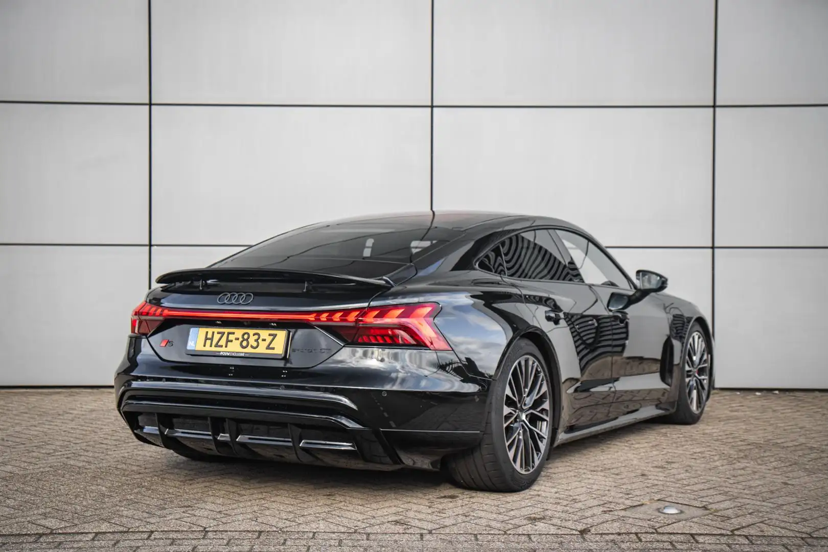 Audi e-tron GT S 592pk | B&O | Achteras Besturing | Panoramadak | Zwart - 2