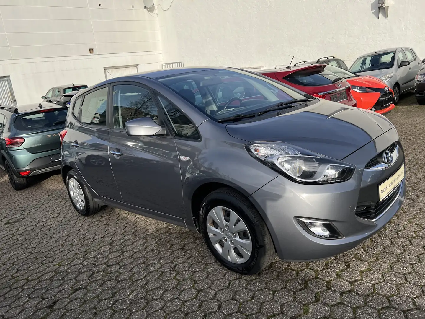 Hyundai iX20 ix20 1.6 Automatik Grau - 1