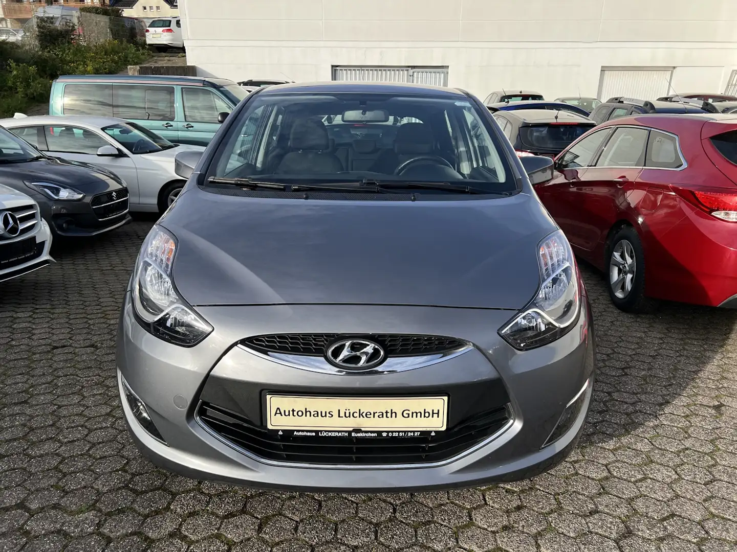 Hyundai iX20 ix20 1.6 Automatik Grau - 2