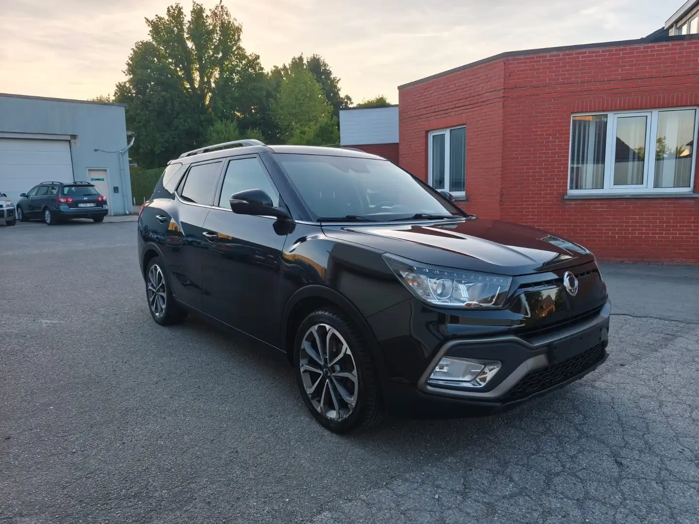 SsangYong XLV e-XDi 160 2WD Crystal - 1